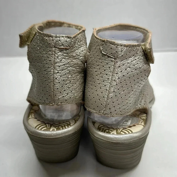 Fly London Yala Perforated Leather Wedge Lug Sandals Peep Toe  Silver Size 38 8 - Picture 5 of 12